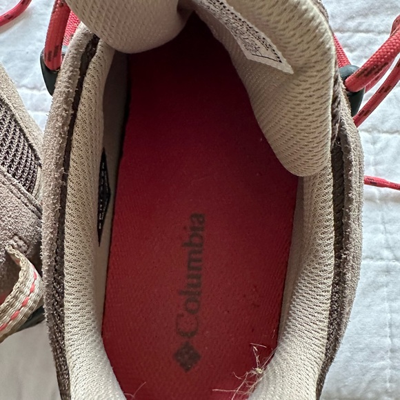 Columbia hiking shoes, women’s size 9.5 - Picture 9 of 10